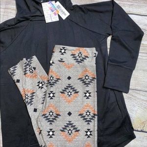 TC Lularoe leggings and Large Amber